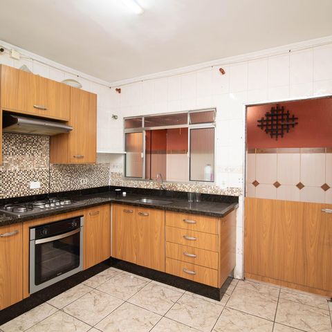 Casa à venda com 190m², 3 quartos e 2 vagasCozinha