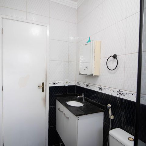Casa à venda com 190m², 3 quartos e 2 vagasBanheiro da suite 1