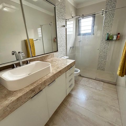 Casa à venda com 354m², 4 quartos e 2 vagas