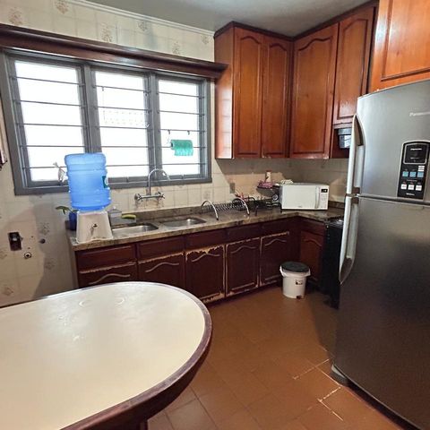 Casa à venda com 354m², 4 quartos e 2 vagas