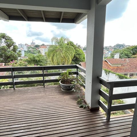 Casa à venda com 354m², 4 quartos e 2 vagas