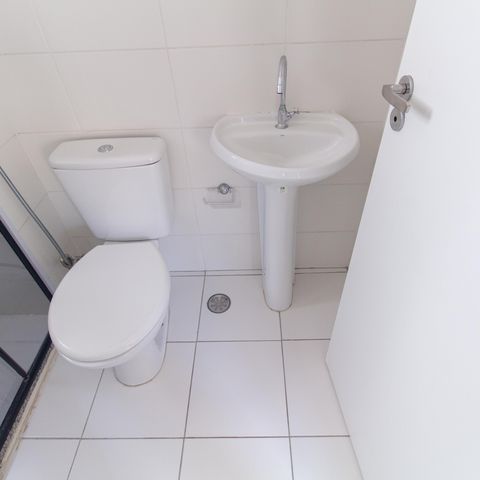 Apartamento à venda com 41m², 2 quartos e 1 vaga Apartamento à venda com 41m², 2 quartos e 1 vagaBanheiro