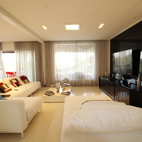 Casa para alugar com 449m², 5 quartos e 2 vagasSala