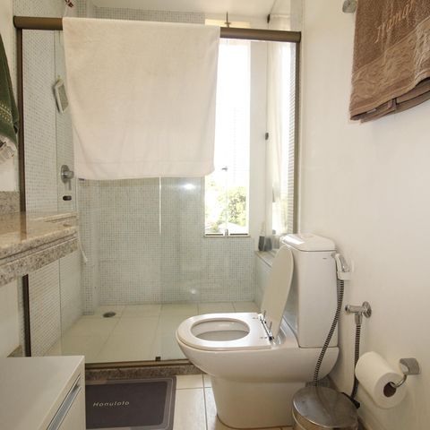 Casa para alugar com 449m², 5 quartos e 2 vagasBanheiro - Quarto 3