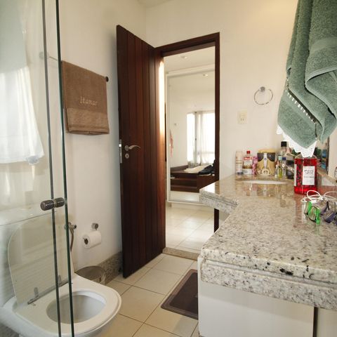 Casa para alugar com 449m², 5 quartos e 2 vagasBanheiro - Quarto 3