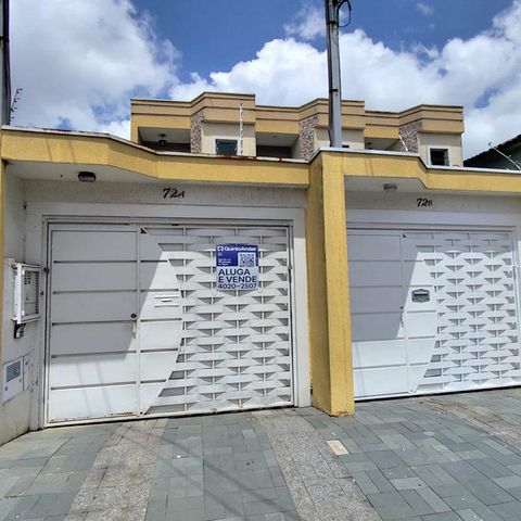 Casa à venda com 160m², 3 quartos e 3 vagas Casa à venda com 160m², 3 quartos e 3 vagasFachada