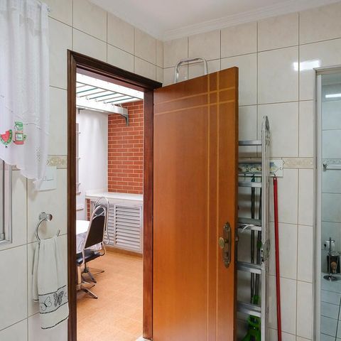 Casa à venda com 129m², 2 quartos e 2 vagasÁrea de serviço