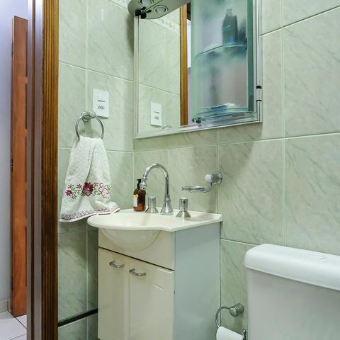 Casa à venda com 129m², 2 quartos e 2 vagasBanheiro 1