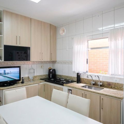 Casa à venda com 129m², 2 quartos e 2 vagasCozinha