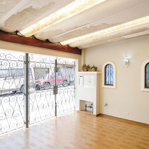 Casa à venda com 129m², 2 quartos e 2 vagasGaragem