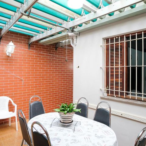 Casa à venda com 129m², 2 quartos e 2 vagasQuintal