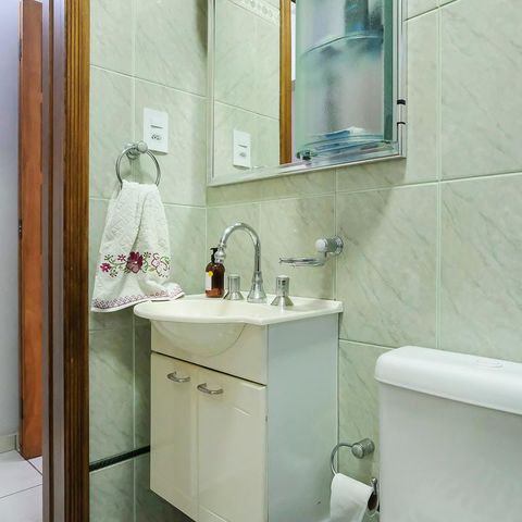 Casa à venda com 129m², 2 quartos e 2 vagasBanheiro 1
