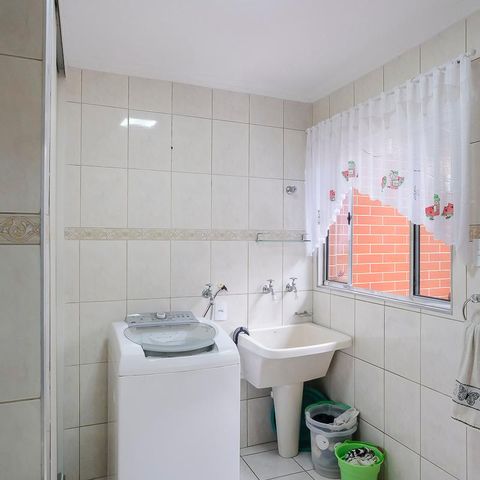 Casa à venda com 129m², 2 quartos e 2 vagasÁrea de serviço