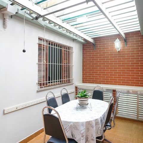 Casa à venda com 129m², 2 quartos e 2 vagasQuintal