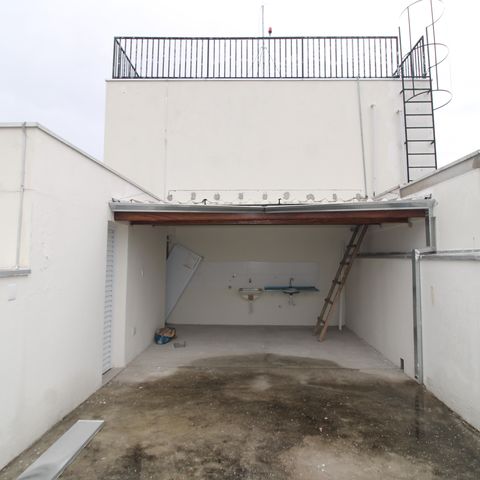 Apartamento à venda com 97m², 2 quartos e 1 vagaÁrea de Serviço