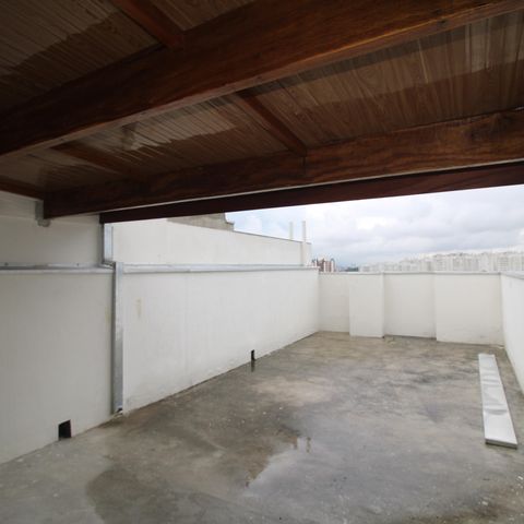 Apartamento à venda com 97m², 2 quartos e 1 vagaÁrea de Serviço