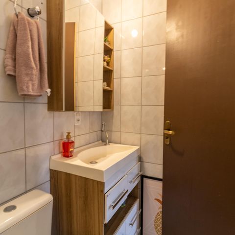 Casa de condomínio à venda com 90m², 3 quartos e sem vaga Casa de condomínio à venda com 90m², 3 quartos e sem vagaBanheiro