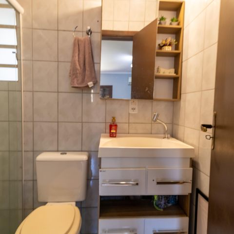 Casa de condomínio à venda com 90m², 3 quartos e sem vaga Casa de condomínio à venda com 90m², 3 quartos e sem vagaBanheiro