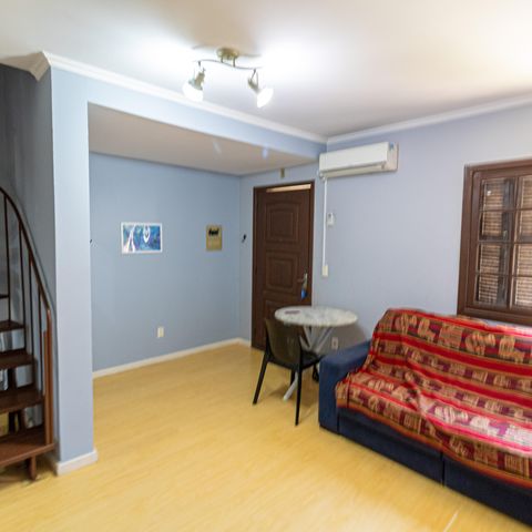 Casa de condomínio à venda com 90m², 3 quartos e sem vaga Casa de condomínio à venda com 90m², 3 quartos e sem vagaSala