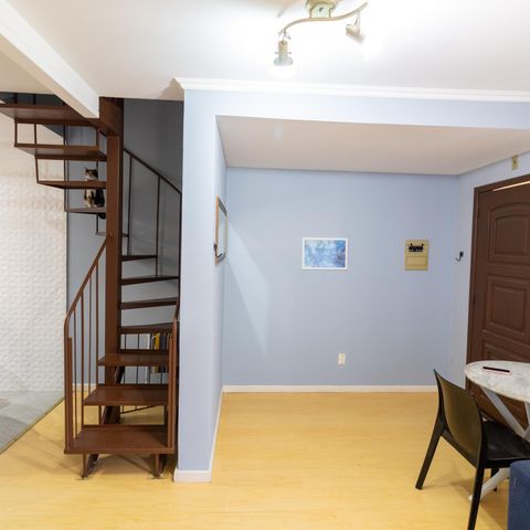 Casa de condomínio à venda com 90m², 3 quartos e sem vaga Casa de condomínio à venda com 90m², 3 quartos e sem vagaSala