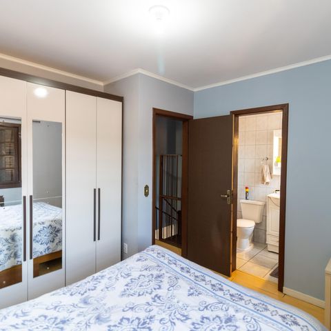 Casa de condomínio à venda com 90m², 3 quartos e sem vaga Casa de condomínio à venda com 90m², 3 quartos e sem vagaSuíte