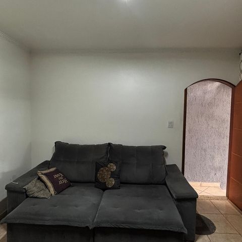 Casa para alugar com 100m², 2 quartos e 2 vagasSala