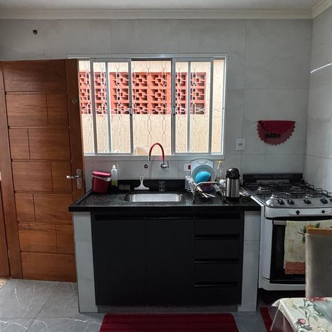 Casa para alugar com 100m², 2 quartos e 2 vagasCozinha