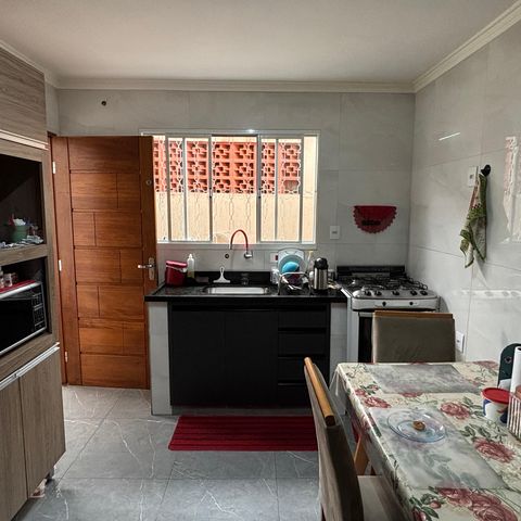 Casa para alugar com 100m², 2 quartos e 2 vagasCozinha