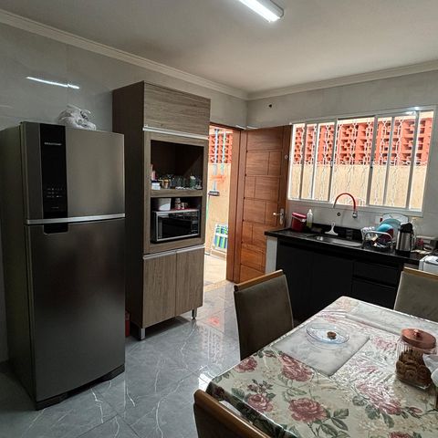 Casa para alugar com 100m², 2 quartos e 2 vagasCozinha
