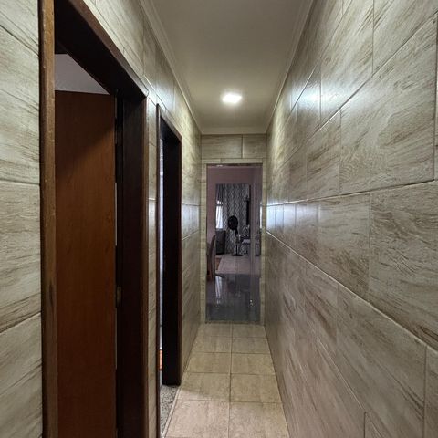 Casa para alugar com 100m², 2 quartos e 2 vagasCorredor