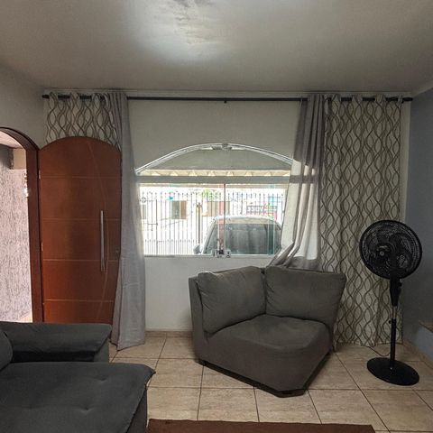 Casa para alugar com 100m², 2 quartos e 2 vagasSala