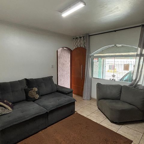 Casa para alugar com 100m², 2 quartos e 2 vagasSala