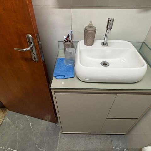 Casa para alugar com 100m², 2 quartos e 2 vagasBanheiro
