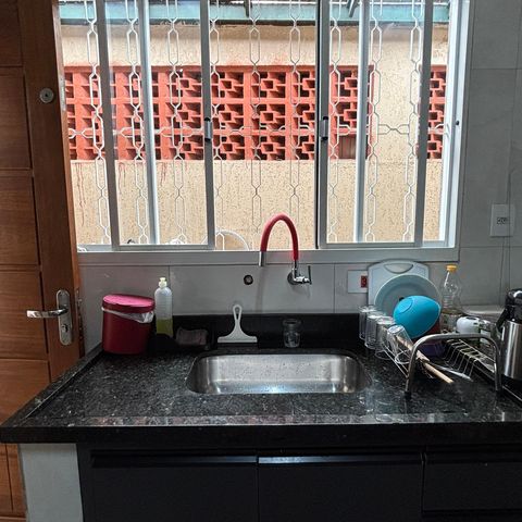 Casa para alugar com 100m², 2 quartos e 2 vagasCozinha