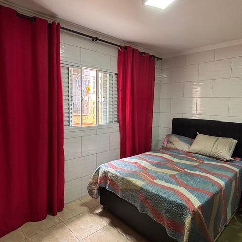 Casa para alugar com 100m², 2 quartos e 2 vagasQuarto 1
