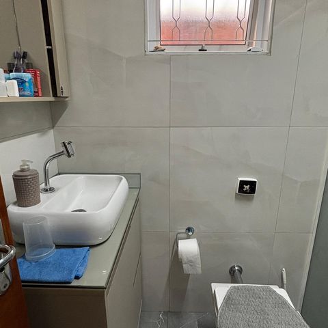 Casa para alugar com 100m², 2 quartos e 2 vagasBanheiro