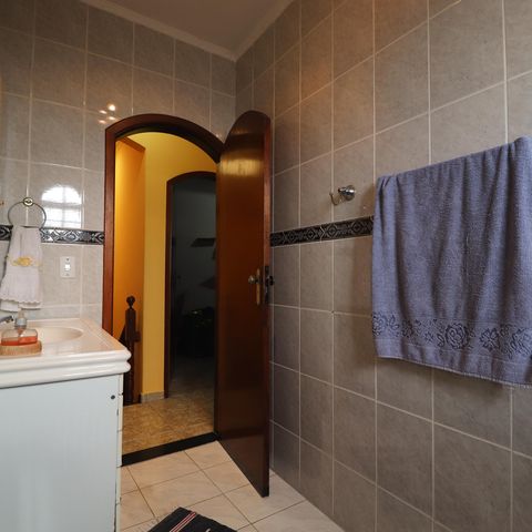 Casa para alugar com 478m², 5 quartos e 5 vagasBanheiro 3