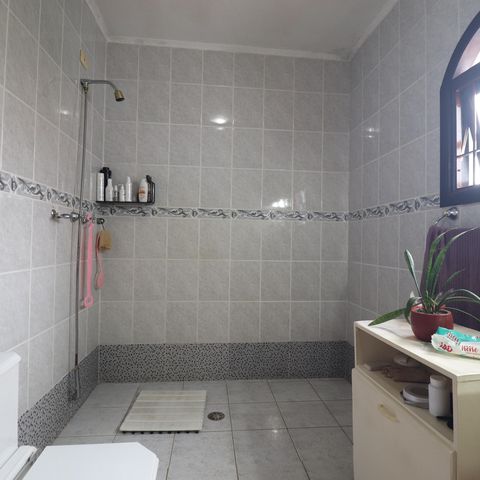 Casa para alugar com 478m², 5 quartos e 5 vagasBanheiro Quarto 1 suíte