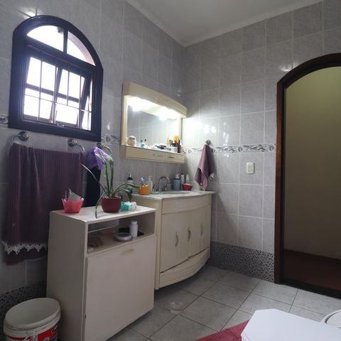 Casa para alugar com 478m², 5 quartos e 5 vagasBanheiro Quarto 1 suíte