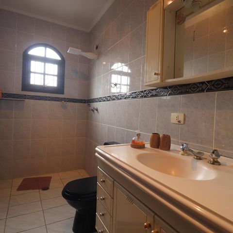 Casa para alugar com 478m², 5 quartos e 5 vagasBanheiro 3