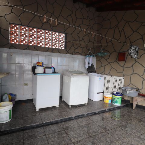 Casa para alugar com 478m², 5 quartos e 5 vagasÁrea de Serviço