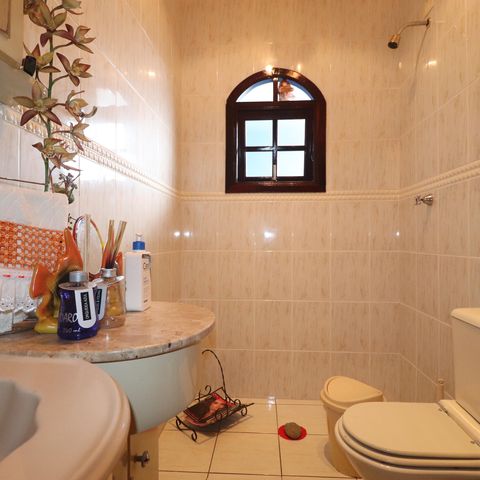 Casa para alugar com 478m², 5 quartos e 5 vagasBanheiro 4