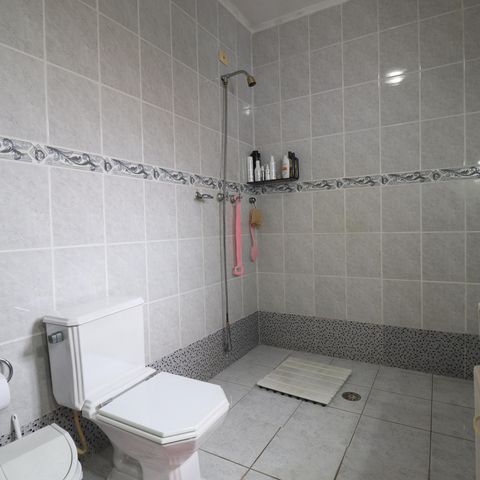 Casa para alugar com 478m², 5 quartos e 5 vagasBanheiro Quarto 1 suíte