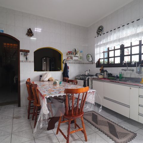 Casa para alugar com 478m², 5 quartos e 5 vagasCozinha