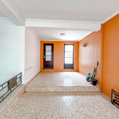 Casa à venda com 170m², 3 quartos e 3 vagasGaragem