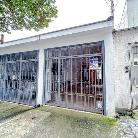 Casa à venda com 170m², 3 quartos e 3 vagasFachada com Plaquinha