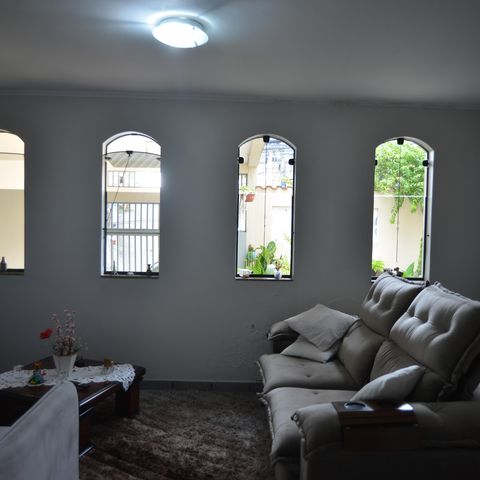 Casa à venda com 133m², 3 quartos e 2 vagasSala