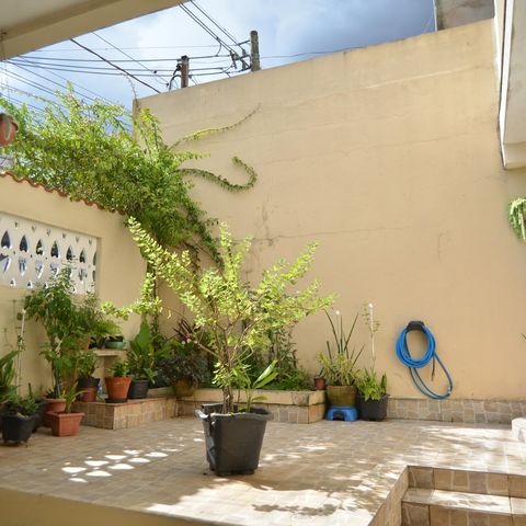 Casa à venda com 133m², 3 quartos e 2 vagasQuintal