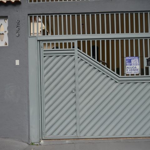Casa à venda com 133m², 3 quartos e 2 vagasFachada