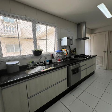 Apartamento à venda com 157m², 3 quartos e 3 vagas